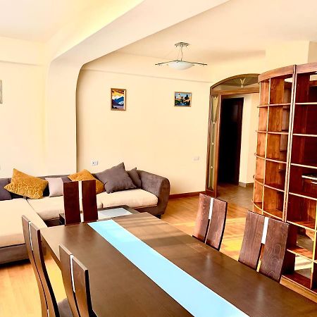 Apartment Amiryan Jerevan Exteriör bild