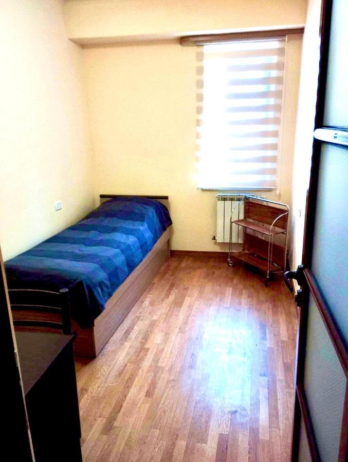 Apartment Amiryan Jerevan Exteriör bild