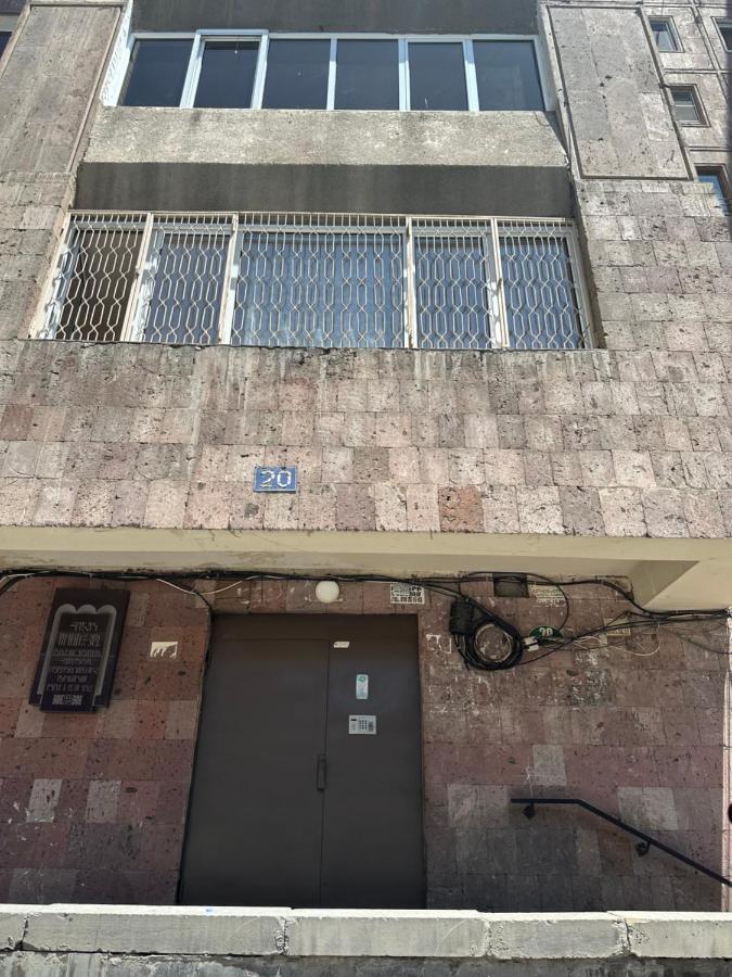Apartment Amiryan Jerevan Exteriör bild